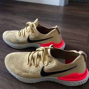 Nike Epic React Flyknit 2